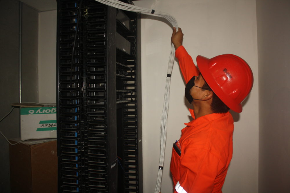 Foto: Instalación de servidores y cableado estructurado en oficinas de SEMOVI - GOLSYSTEMS