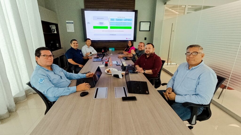 Representantes de Huawei visitaron GOLSYSTEMS para presentar la Línea Enterprise de Switching and Routing, que incluye soluciones para redes empresariales seguras y de alto rendimiento.